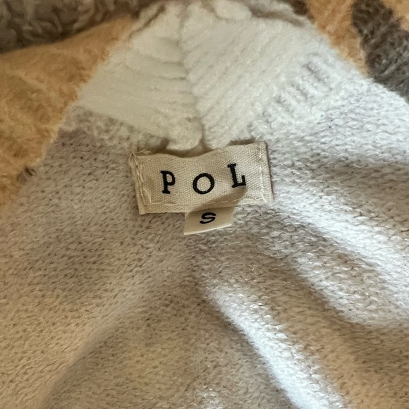 POL Cheetah print sweater with a tie in the back. Size small. - Picture 3 of 3